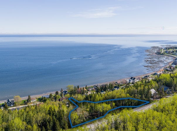Route 132 E., Sainte-Luce, Quebec G0K1P0