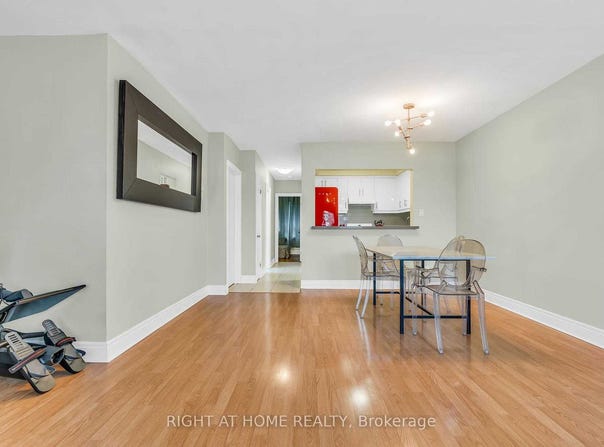 2nd Flo - 2886 Dufferin Street, Toronto, Ontario M6B3S6