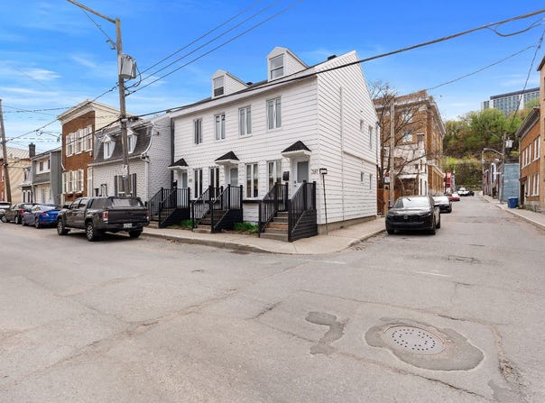 395-397 Rue Châteauguay, La Cité-Limoilou, QC G1K2E2, CA, La Cité-Limoilou, Quebec G1K2E2
