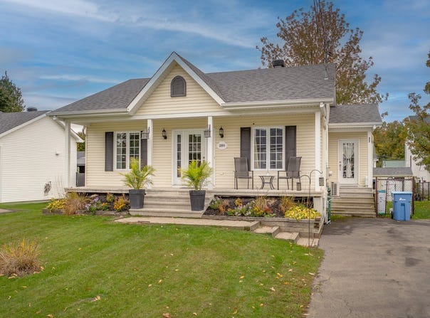 289 12e Avenue, Saint-Zotique, Quebec J0P1Z0