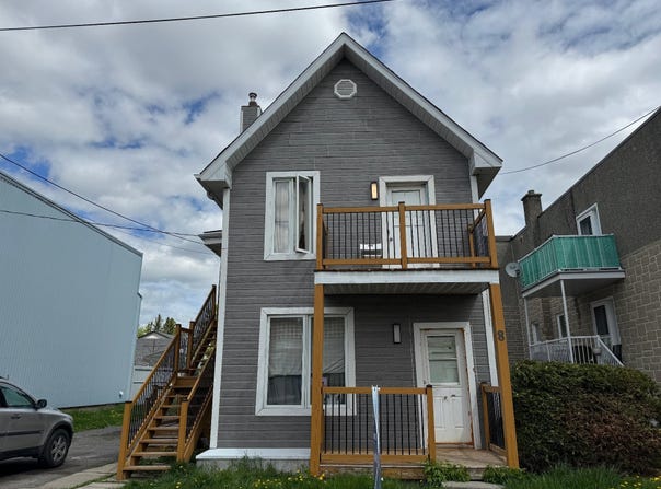 8 Rue Booth, Hull, QC J8Y3G8, CA, Hull, Quebec J8Y3G8