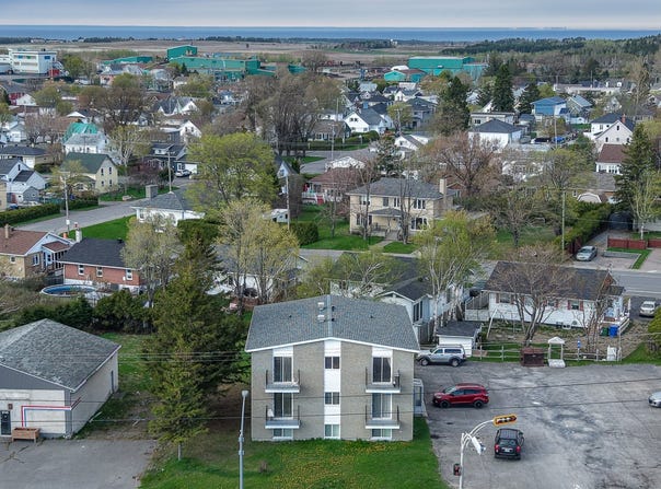 1751 Boul. Benoît-Gaboury, Mont-Joli, QC G5H3J3, CA, Mont-Joli, Quebec G5H3J3