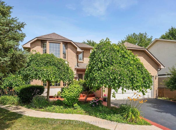 309 Amberly Boulevard, Hamilton, Ontario L9G4B6