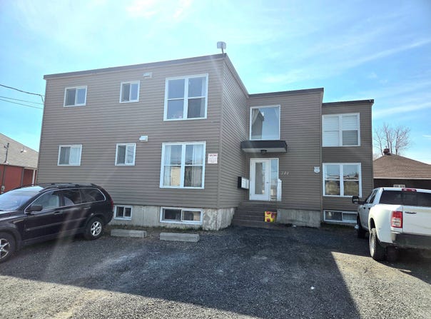 201 Rue McKinnon, Matane, Quebec G4W1X4