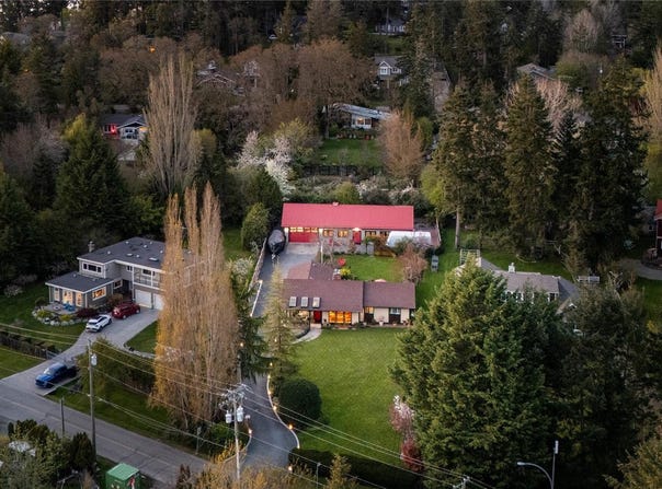 10807 Madrona Dr, North Saanich, British Columbia V8L5P1