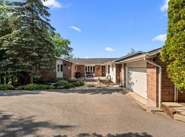 5525 Rideau Road, Seeley's Bay, Ontario K0H 1H0