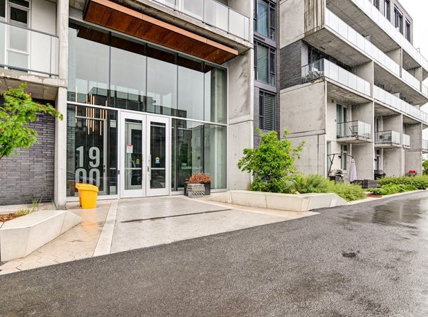 1900 Rue Suzanne-Coallier, Saint-Laurent, Quebec H4M0A8
