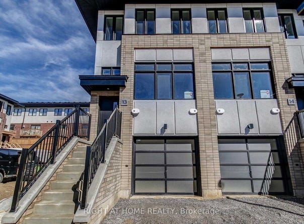 13 - 527 Shaver Road, Hamilton, Ontario L9G3K9