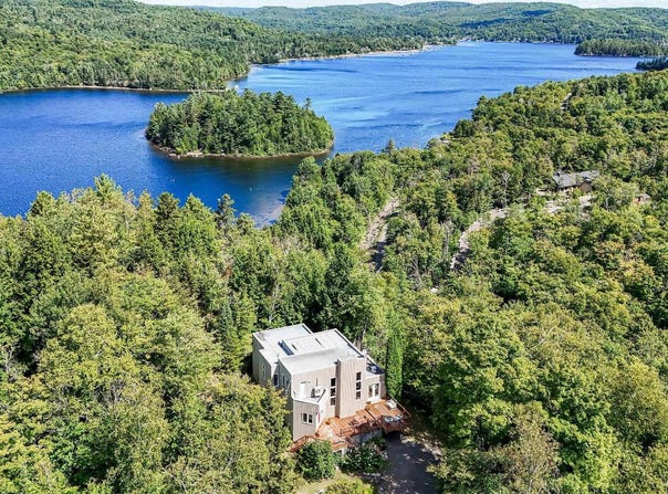 33 310e Avenue, Saint-Hippolyte, Quebec J8A 2W8