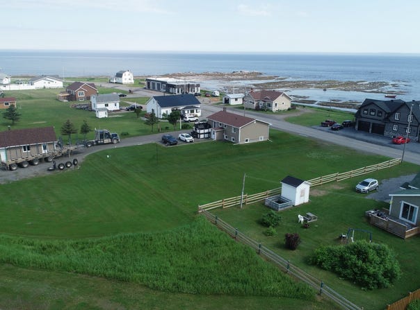 1re Avenue O., Sainte-Anne-des-Monts, QC G4V1H5, CA, Sainte-Anne-des-Monts, Quebec G4V1H5