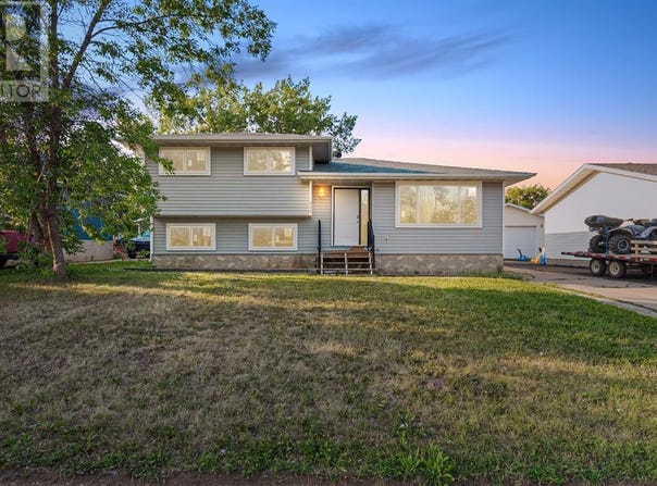 453 Signal Road, Fort McMurray, Alberta T9H3W6
