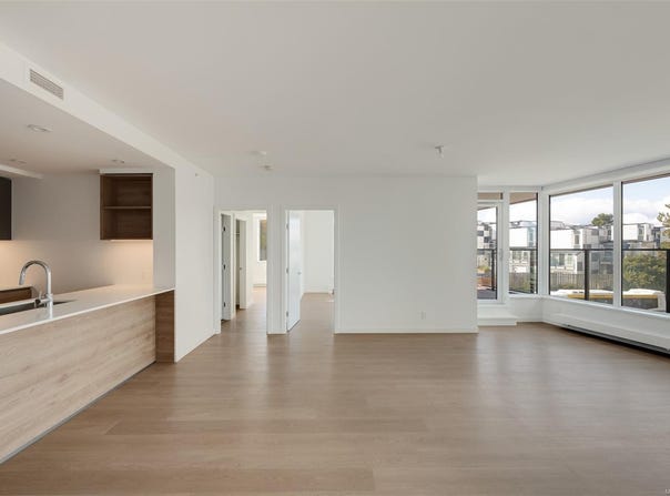 363 Tyee Rd 305, Victoria, British Columbia V9A 0B5