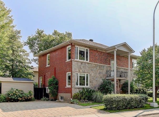 700 Rue St-Charles O., Le Vieux-Longueuil, QC J4H1G9, CA, Le Vieux-Longueuil, Quebec J4H1G9