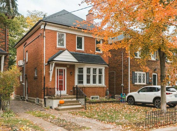 94 Roe Avenue, Toronto, Ontario M5M2H7