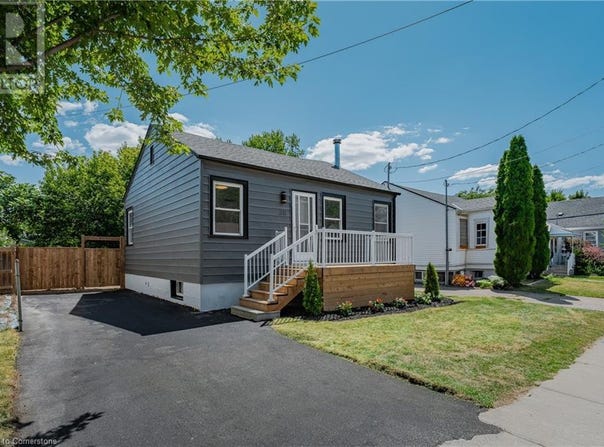 38 PARKVIEW Road, St. Catharines, Ontario L2M5S1