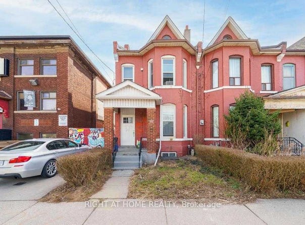 136 Macnab Street N, Hamilton, Ontario L8R2M3