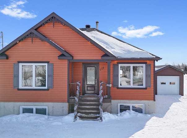 111 Ch. St-Joseph, Rimouski, Quebec G5N5E5