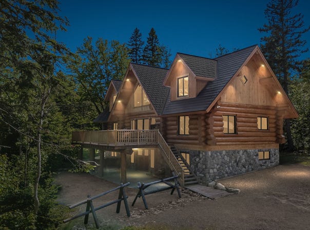 24 Ch. de la Ste-Berthe, Petite-Rivière-Saint-François, Quebec G0A 2L0