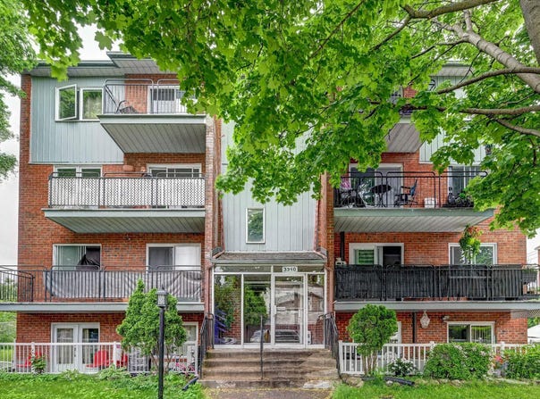 3310 Rue Charles-Best, Chomedey, Quebec H7V3X2