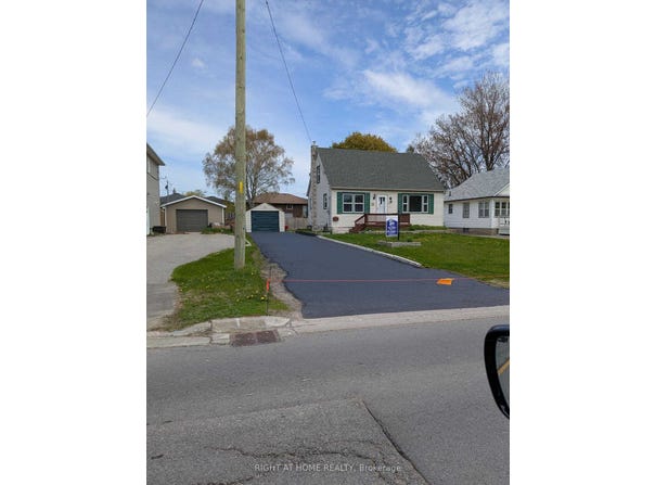 1275 Simcoe Street S, Oshawa, Ontario L1H4M1