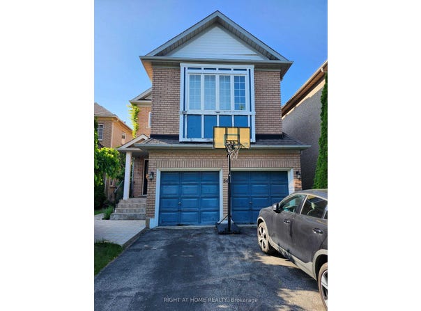 54 Golden Oak Avenue, Richmond Hill, Ontario L4S1Y5