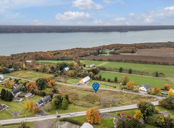 1 Ch. Royal, Saint-Laurent-de-l'Île-d'Orléans, Quebec G0A3Z0