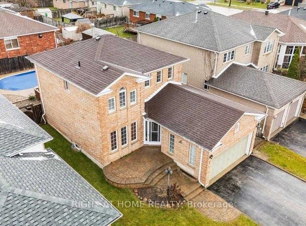 7 Michael Crescent, Barrie, Ontario L4M6Y9