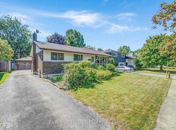 6702 Winston Street, Niagara Falls, Ontario L2G5G3