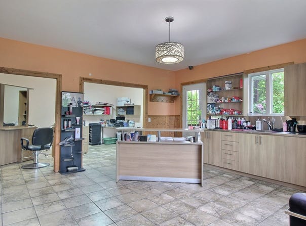 666 Rue Simard, Saint-Ambroise, QC G7P2T4, CA, Saint-Ambroise, Quebec G7P2T4