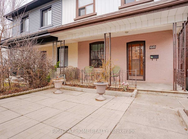 610 Lauder Avenue, Toronto, Ontario M6E3J7