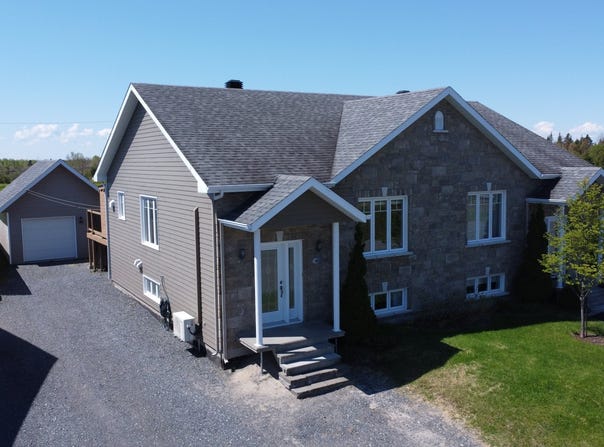 361 Rue de lAméthyste, Alma, QC G8E0B4, CA, Alma, Quebec G8E0B4