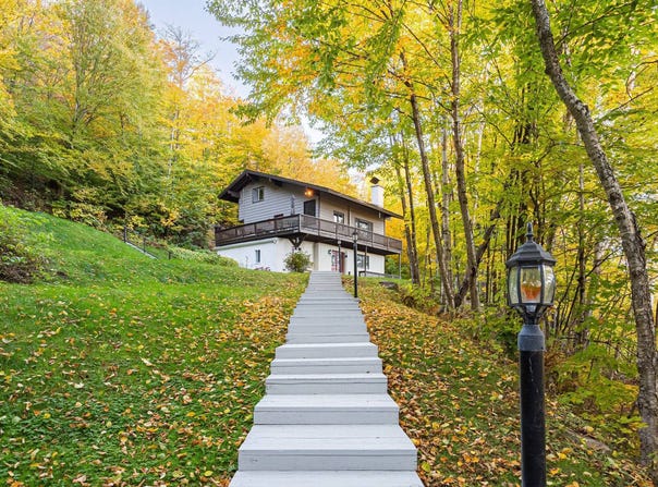 2081 Rue de Lausanne, Val-David, Quebec J0T 2N0
