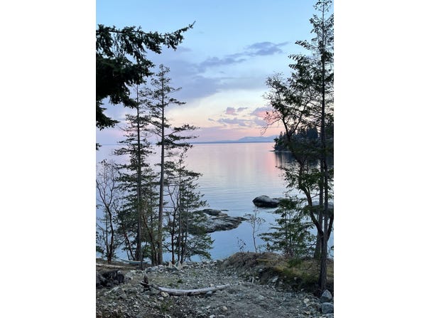 7643 Cove Beach, Halfmoon Bay, British Columbia V7Z1C3