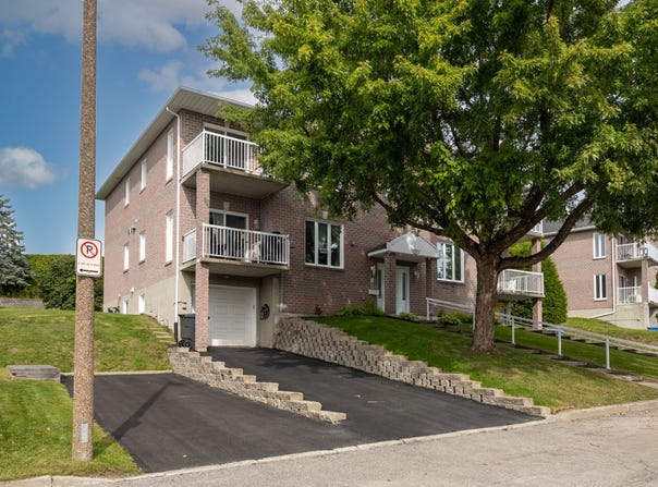 802 Rue des Calcédoines, Charlesbourg, Quebec G2L2N1