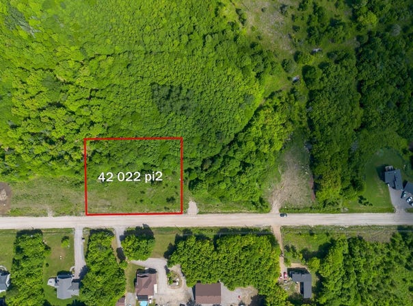Ch. Pierrot, Mont-Laurier, Quebec J9L3G5