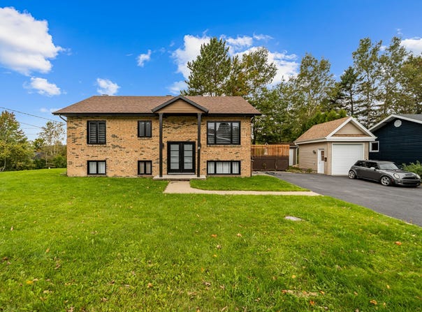 16 Rue St-Jacques, Sainte-Brigitte-de-Laval, Quebec G0A3K0