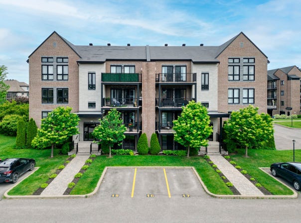 814 Rue de la Soeur-Marie-Rose, Lachenaie, QC J6V1T8, CA, Lachenaie, Quebec J6V1T8