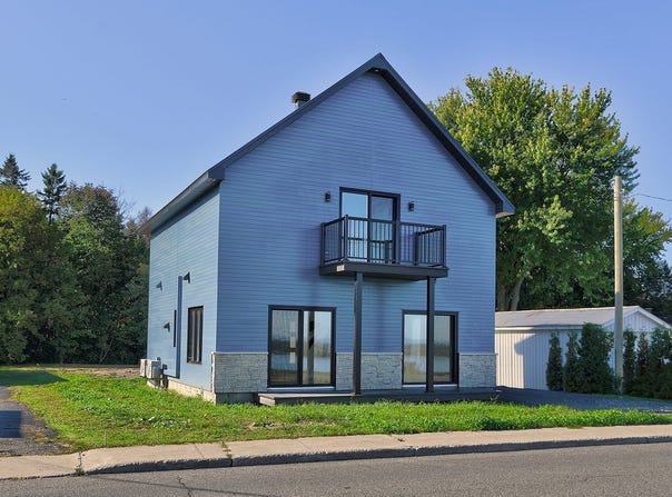363 Route Marie-Victorin, Deschaillons-sur-Saint-Laurent, Quebec G0S1G0