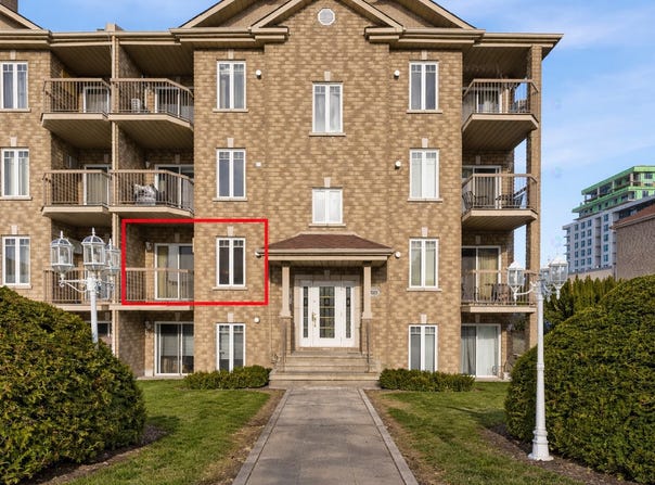3232 Rue des Châteaux 201, Laval (Chomedey), Quebec H7V 4B2