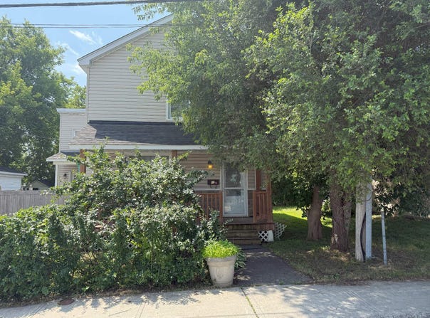 11 Rue Bienville, Hull, QC J8Y3H3, CA, Hull, Quebec J8Y3H3