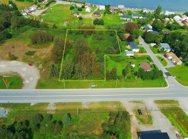 Boul. Ste-Anne E., Sainte-Anne-des-Monts, Quebec G4V1M5