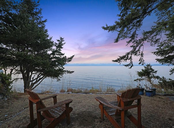 1826 Astra Rd, Comox, British Columbia V9M 4B4