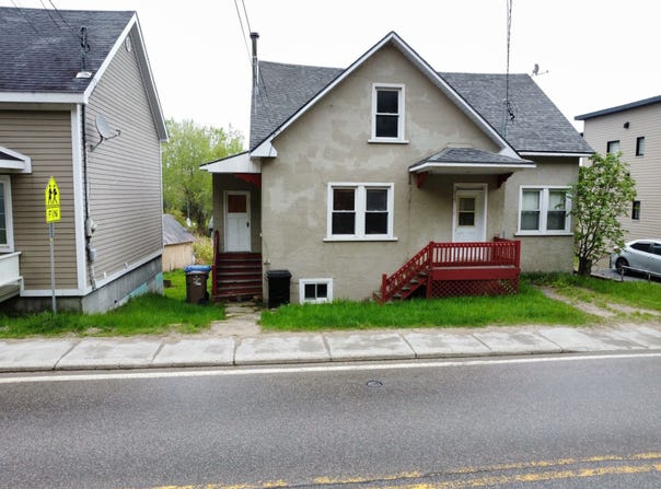 1013-1015 Rue Principale, Petite-Rivière-Saint-François, Quebec G0A2L0