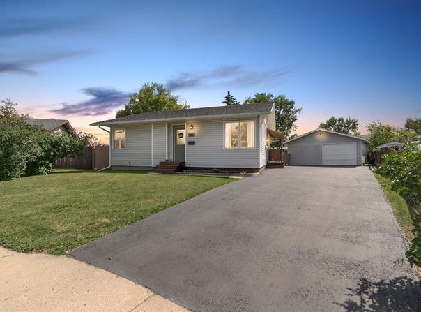 208 Silvertip Place, Fort McMurray, Alberta T9H3B1