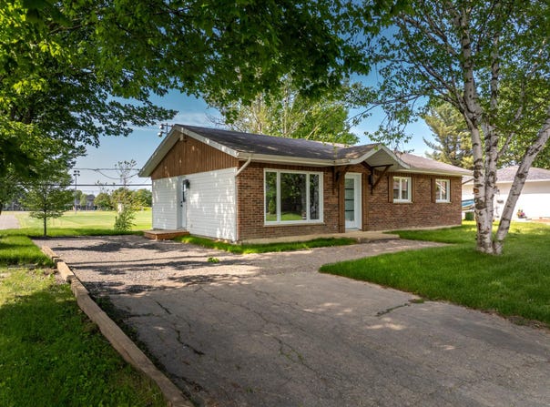 985 Rue Champigny, Les Chutes-de-la-Chaudière-Est, QC G6Z1E4, CA, Les Chutes-de-la-Chaudière-Est, Quebec G6Z1E4