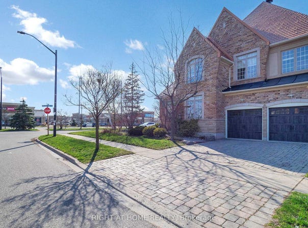 3585 Stonecutter Crescent, Mississauga, Ontario L5M7N7