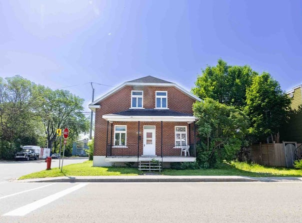3098 Rue Loyola, Beauport, QC G1E2P9, CA, Beauport, Quebec G1E2P9