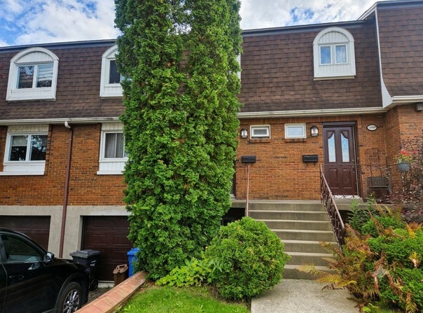 1101 Rue Poulin, Greenfield Park, Quebec J4V3B6