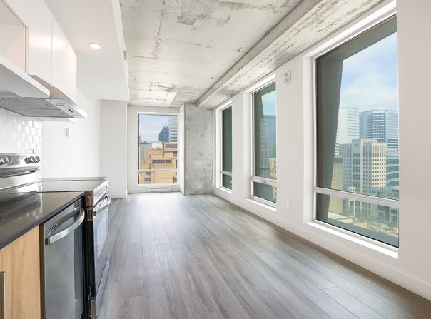 900 Rue St-Jacques, Montréal, Quebec H3C1A5
