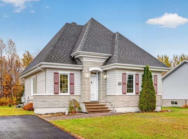 493 Rue Matte, Saint-Marc-des-Carrières, Quebec G0A4B0
